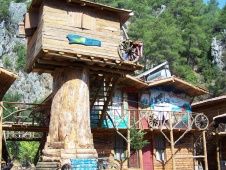 Деревянные домики в Олимпосе